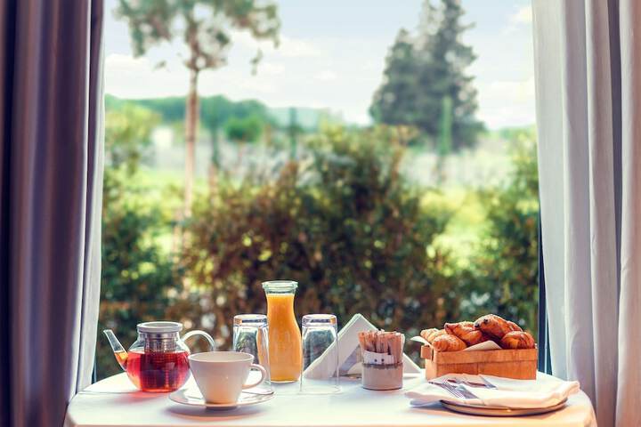 Breakfast/Coffee Service 162 of 280