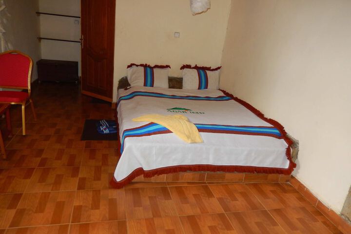 Room 17 of 31