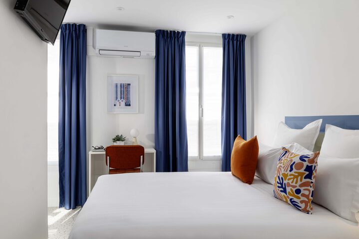 Room 3 of 84