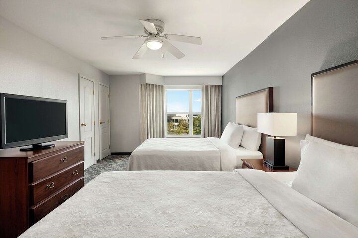 1 King 2 Queen Beds 2 Bedroom 2 Bath Suite (22 of 28)