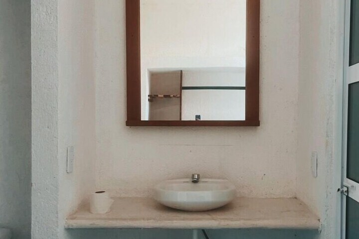 Room 11 of 14