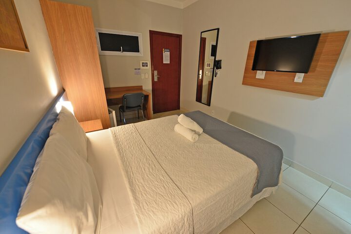 Room 9 of 41
