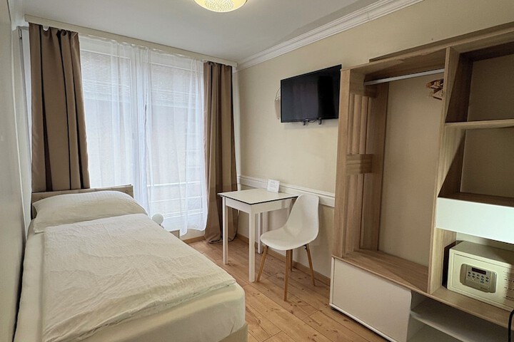 Room 114 of 266