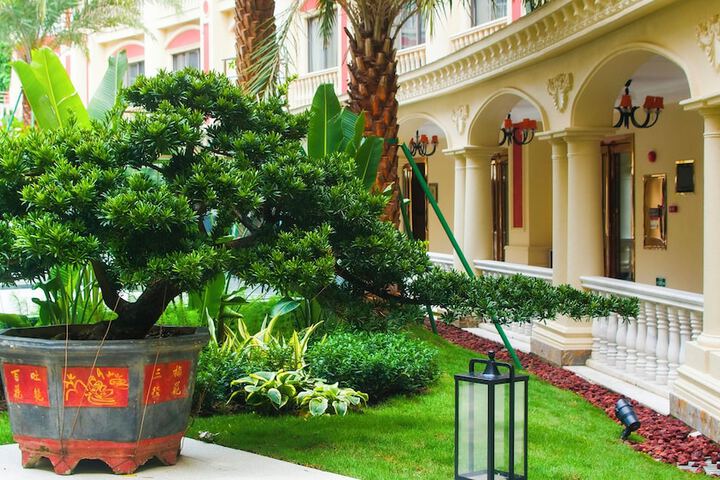 Hotel Exterior 101 of 103