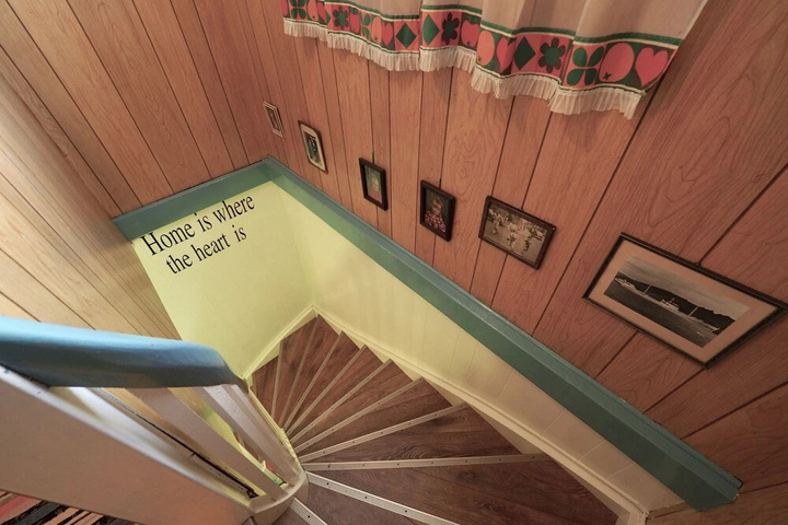 Room 10 of 19