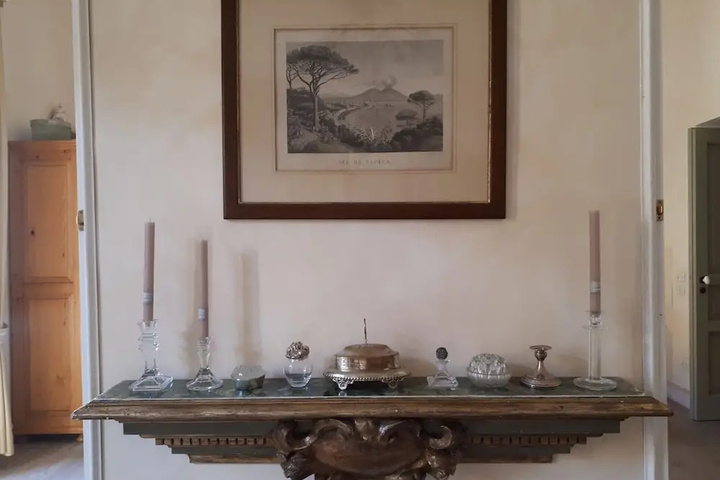 Room 3 of 18