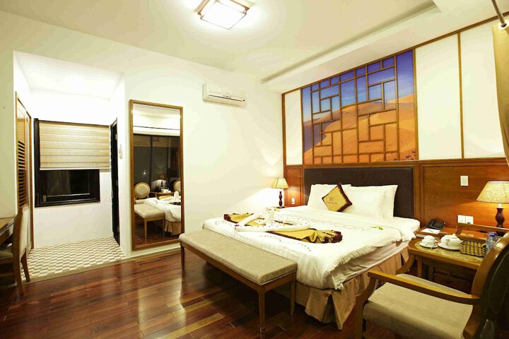Room 5 of 44