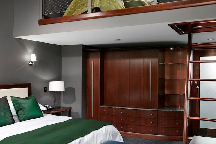 Room 8 of 44