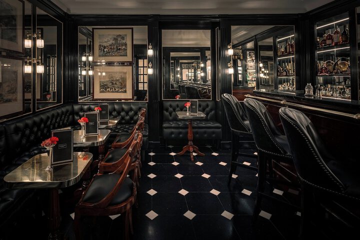 Lounge 158 of 179