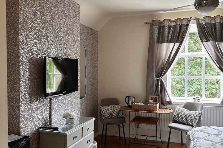 Room 6 of 24