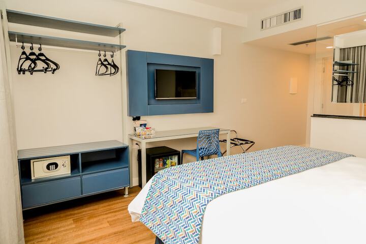 Room 9 of 48