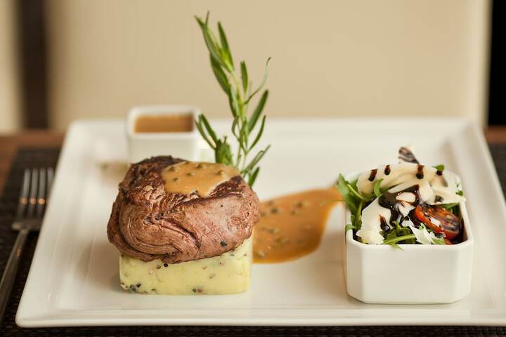 Dining 51 of 91