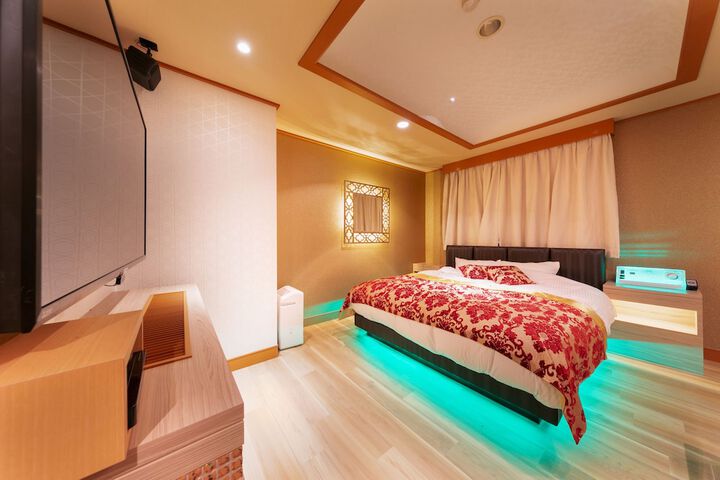 Room 4 of 34