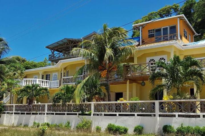 Exterior of THE ISLANDERS INN