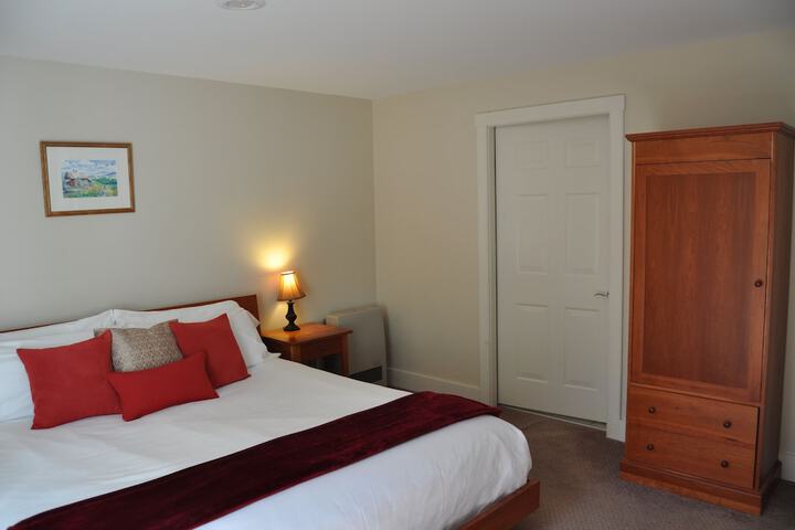 Room 7 of 77
