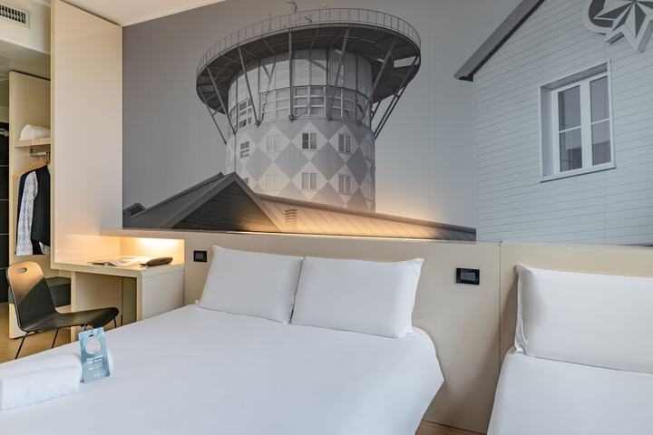 Room 13 of 54