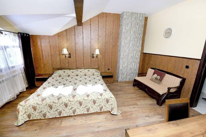 Room 5 of 17