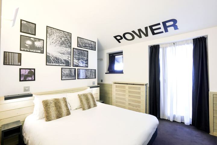 Room 4 of 34