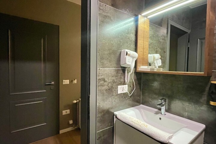 Room 21 of 42