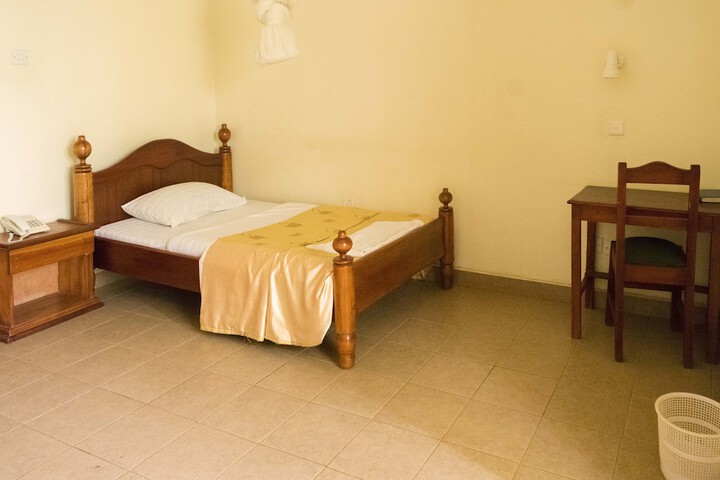Room 16 of 30