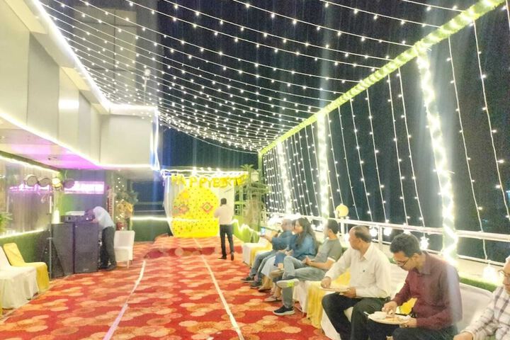 Ballroom/Hall 22 of 31