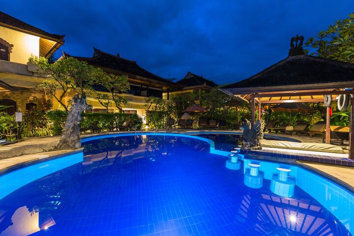 Pool 52 of 103