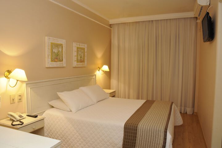 Room 2 of 71