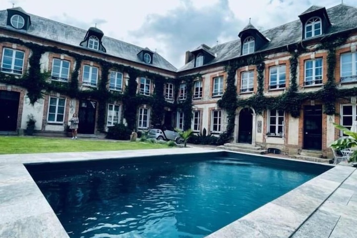 Pool 34 of 42