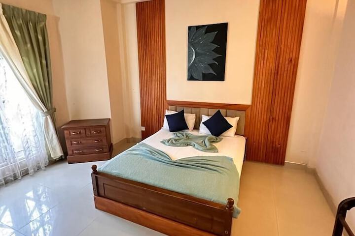 Room 3 of 28