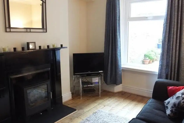 Room 4 of 15