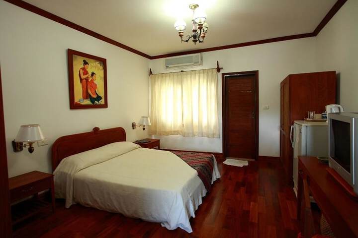 Room 3 of 20