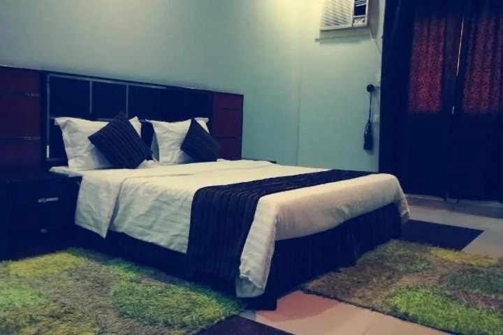 Room 7 of 10