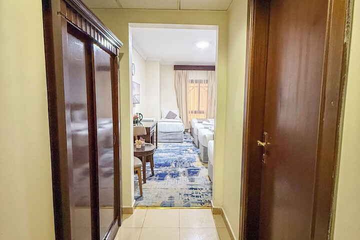 Room 7 of 17