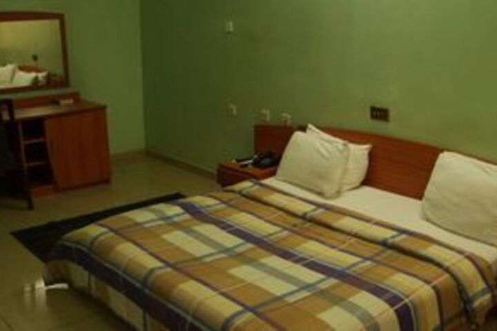 Room 11 of 22
