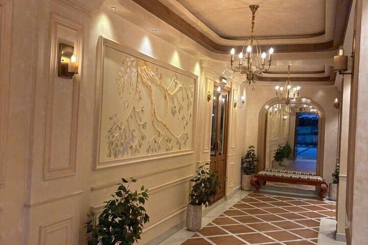Room 10 of 20