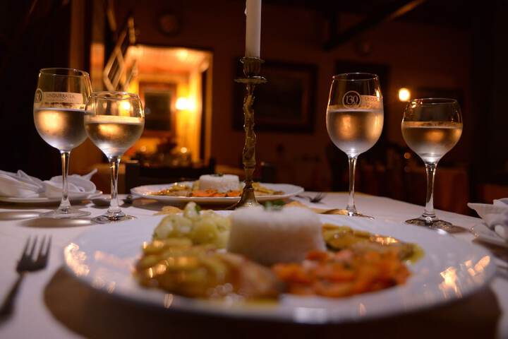 Dining 35 of 68