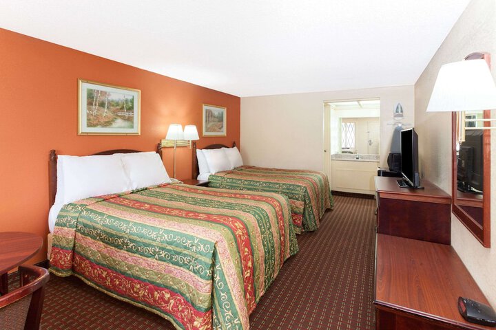 2 Double Beds Accessible (5 of 11)