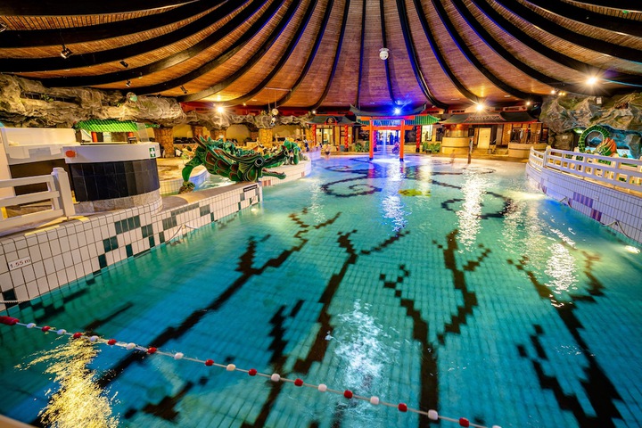 Hotel Pool