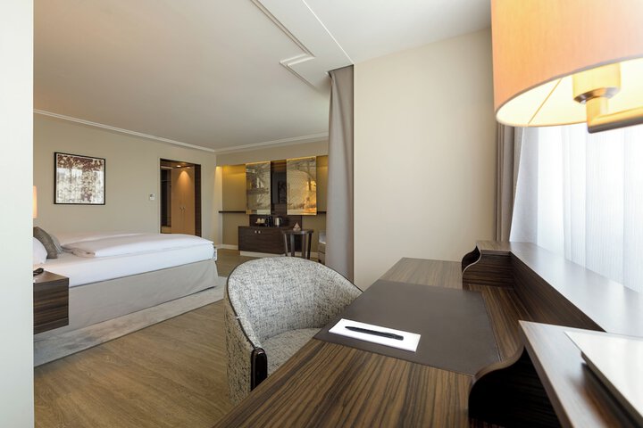 Room 13 of 159