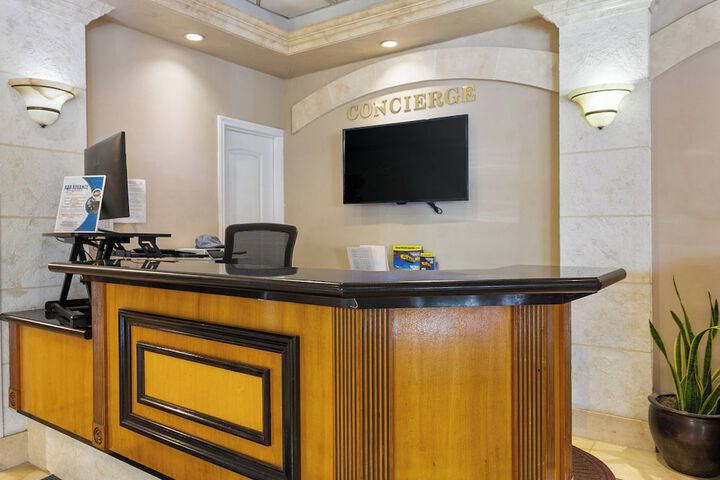 Concierge desk