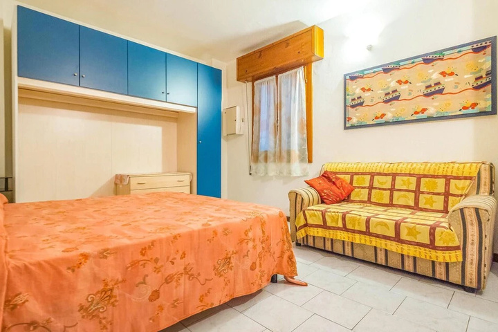 Room 2 of 13