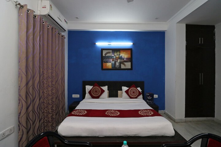 Room 25 of 29