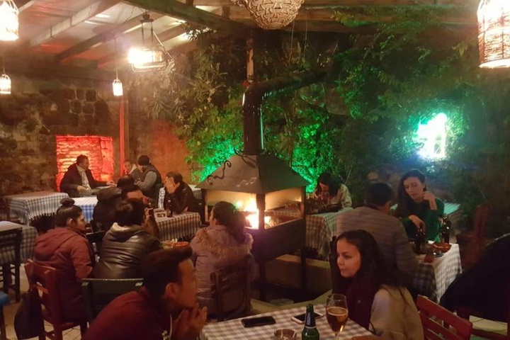 Dining 8 of 10