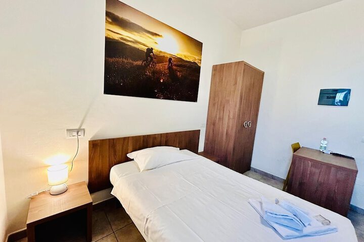 Room 5 of 20