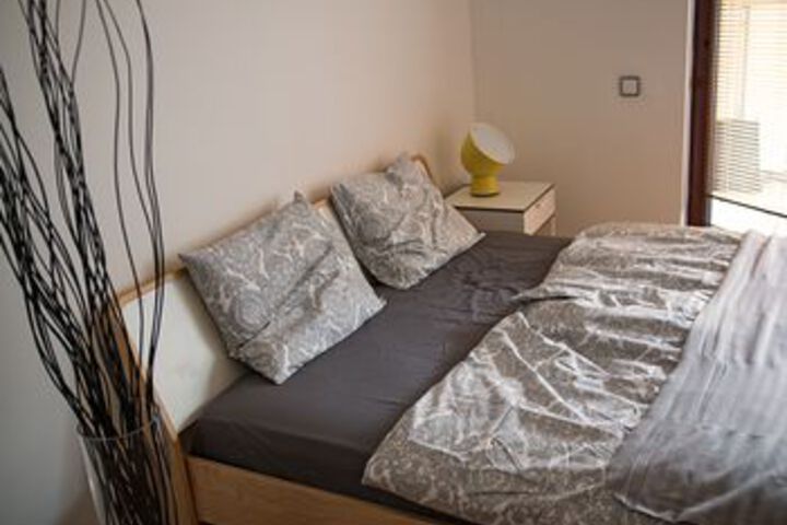 Room 17 of 28
