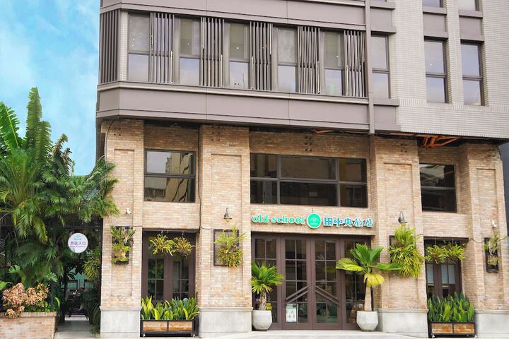 Hotel 67 of 79