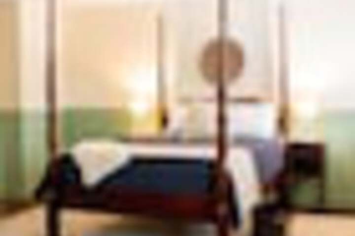 Room 26 of 126