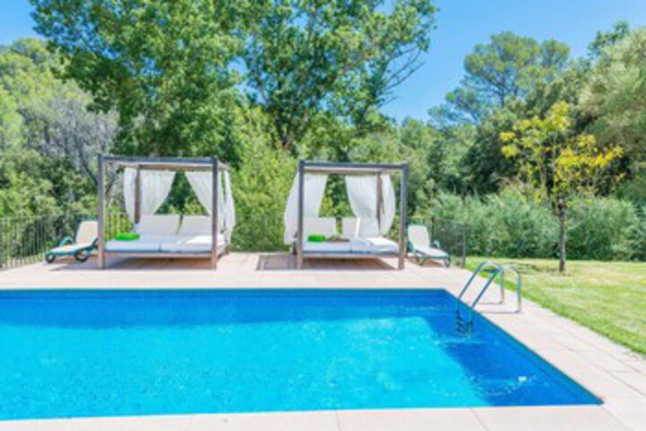 Pool 25 of 33