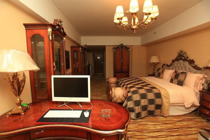 Room 16 of 32