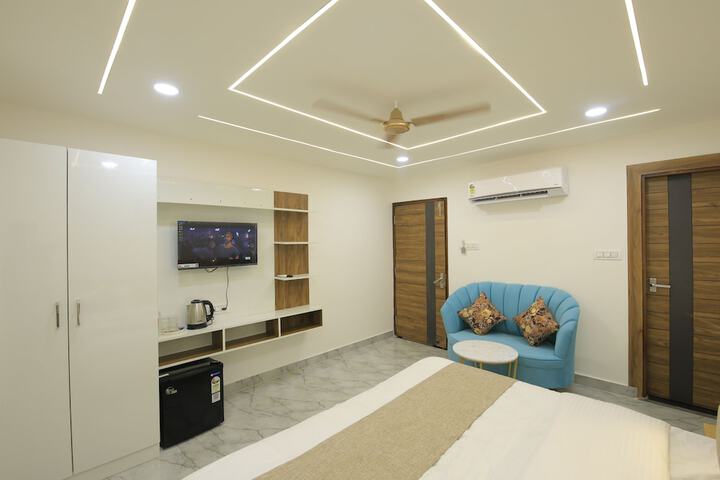 Room 7 of 24